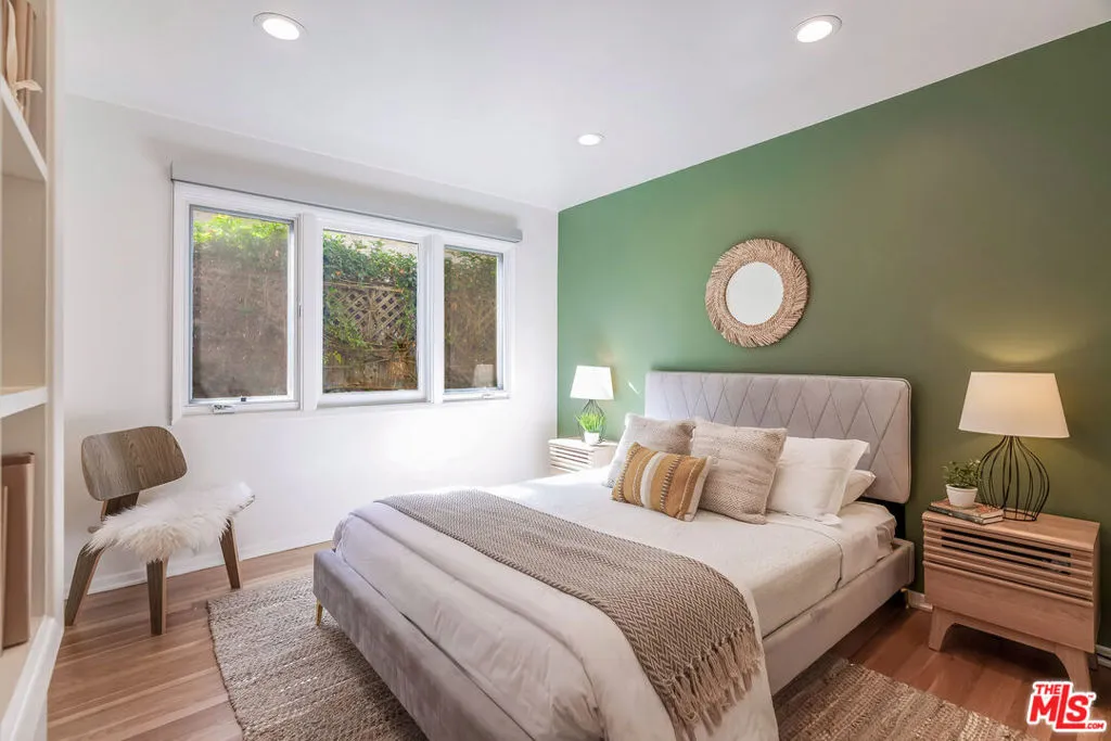 14903 Valley Vista Boulevard, Sherman Oaks, California 91403 home-pic-19